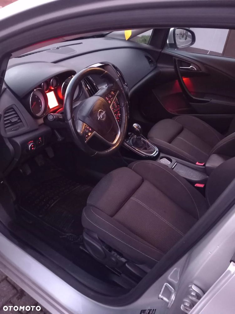 Opel Astra IV 1.6 CDTI Cosmo - 4