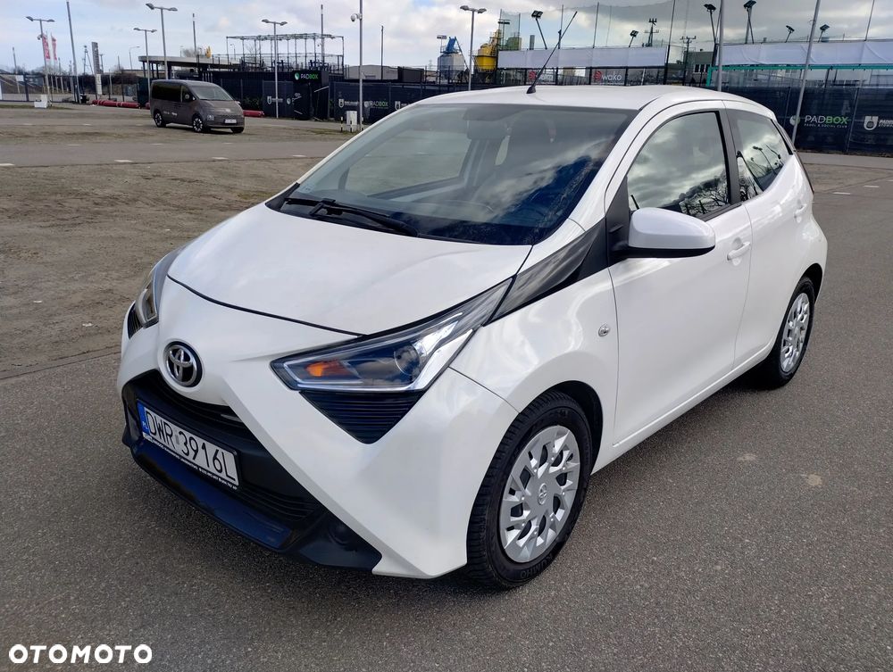 Toyota Aygo x-play - 1
