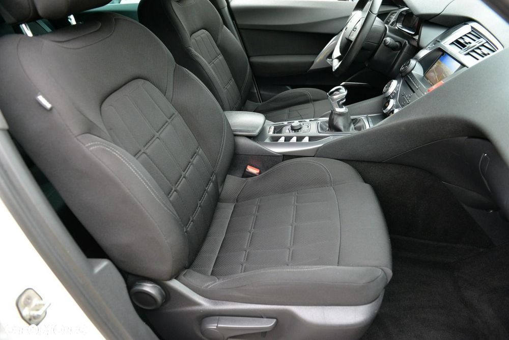 Citroën DS5 HDi 165 Chic - 12