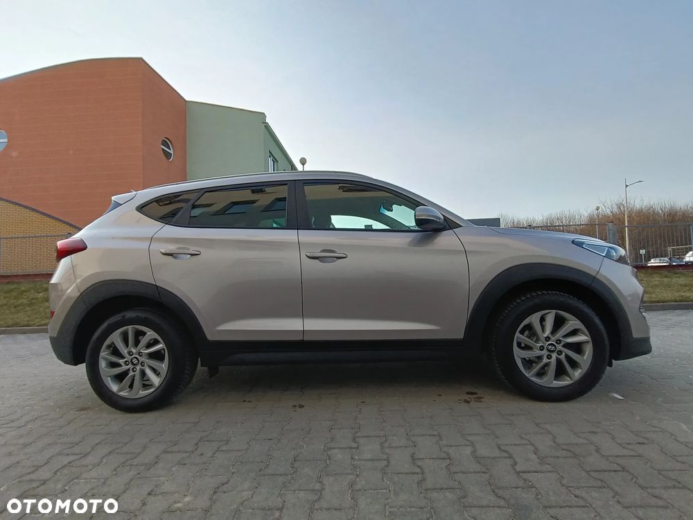 Hyundai Tucson blue 1.7 CRDi 2WD Passion Plus - 11