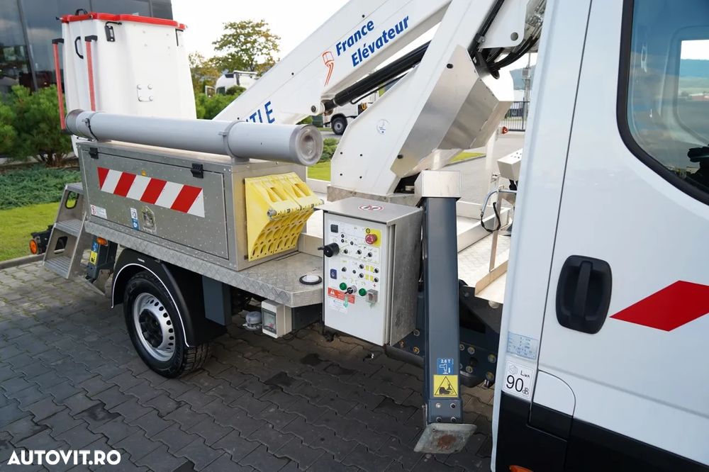 Iveco DAILY 35-140 / Platformă de lucru aeriană / FRANCE ELEVATEUR 141 TLE / 4 STABILIZATOARE / MANUALĂ / 2020 - 11