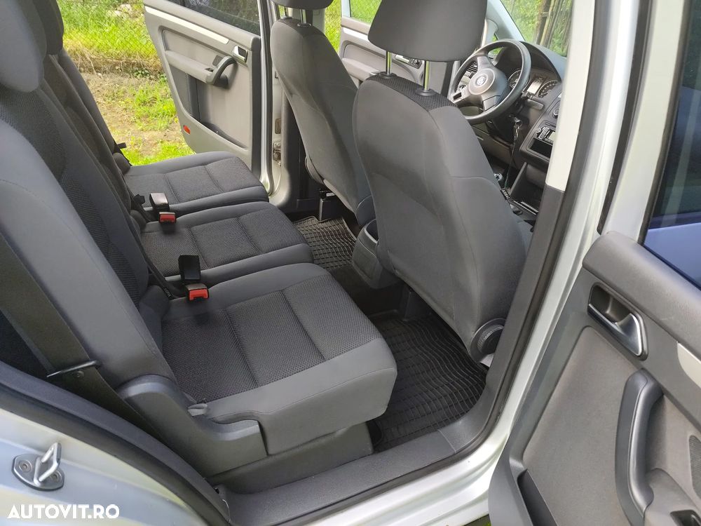 Volkswagen Touran 1.6 TDI Highline - 8