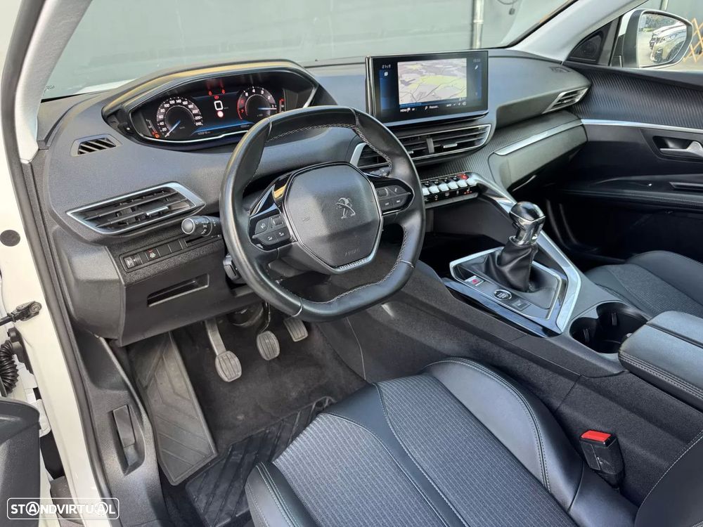 Peugeot 3008 1.2 PureTech Allure Pack - 24