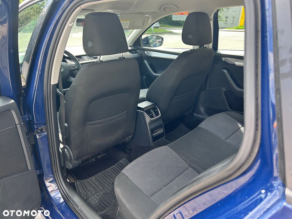 Skoda Octavia 1.4 TSI Ambition - 11
