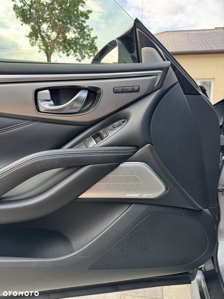 Infiniti Q60 - 8