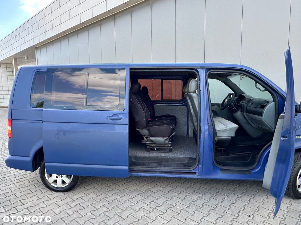 Volkswagen Caravelle - 3