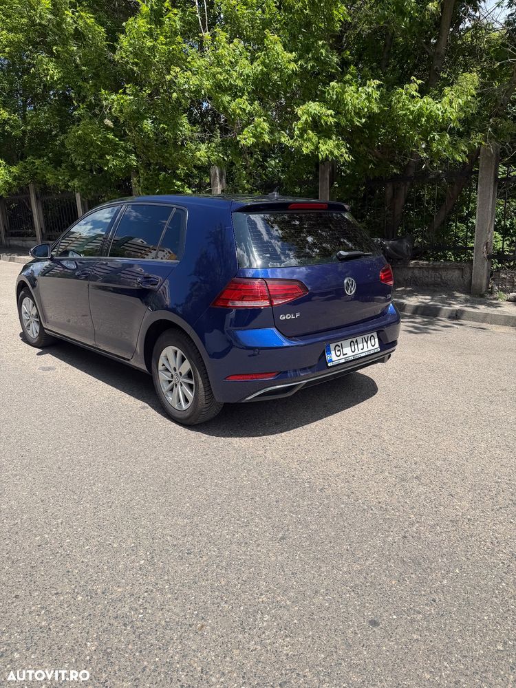 Volkswagen Golf - 4