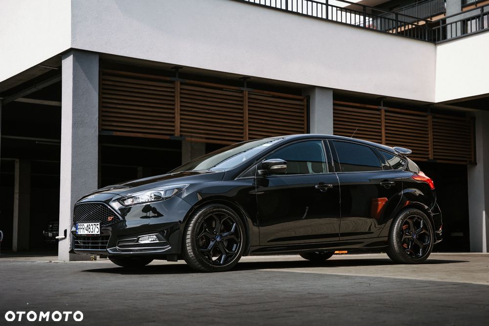Ford Focus 2.0 EcoBoost ST mit Leder-Sport-Paket - 8