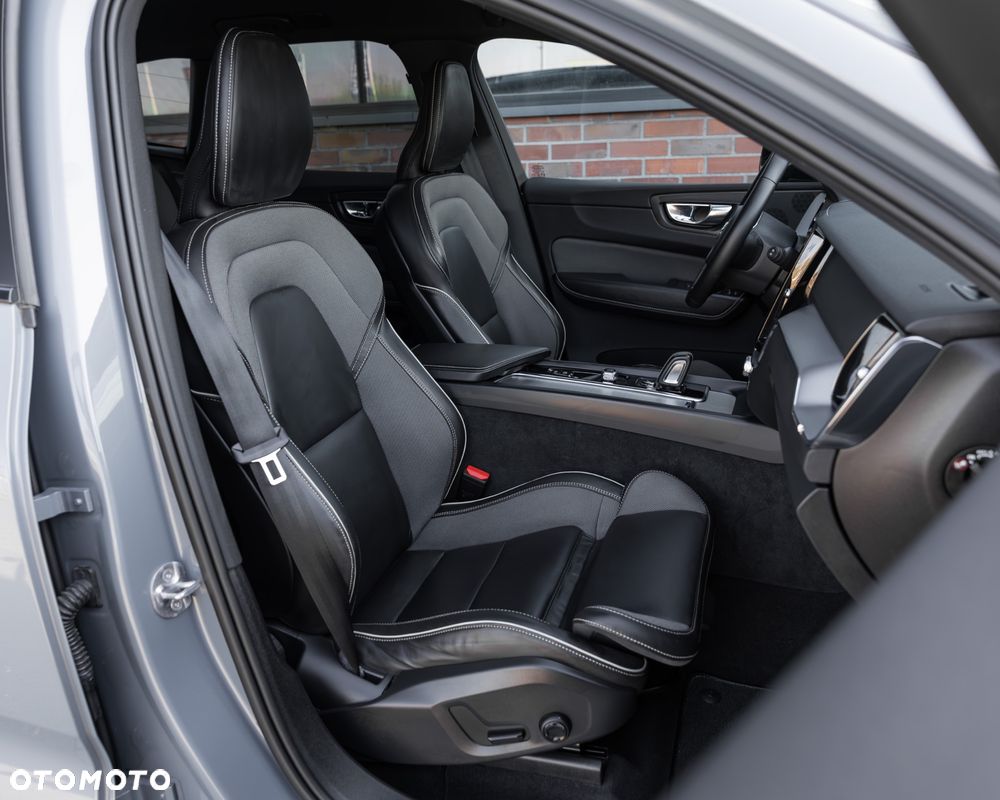 Volvo XC 60 B4 D Ultimate Dark - 27