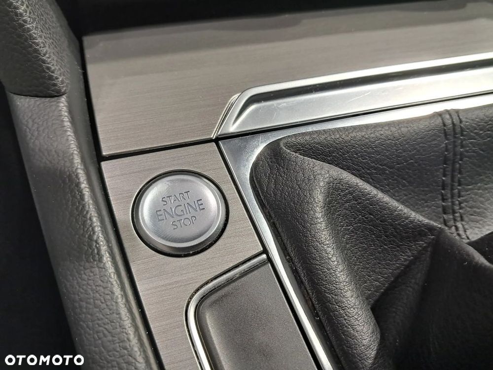 Volkswagen Passat 2.0 TDI BMT Trendline - 16