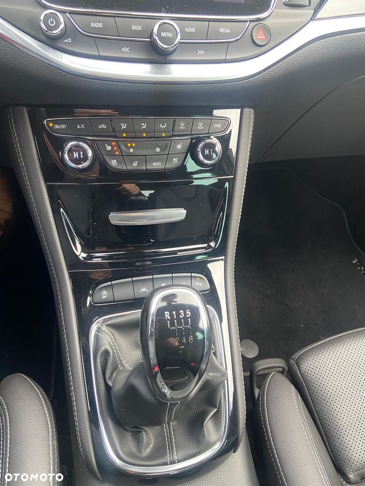 Opel Astra 1.6 BiTrb D (CDTI) Start/Stop Innovation - 26