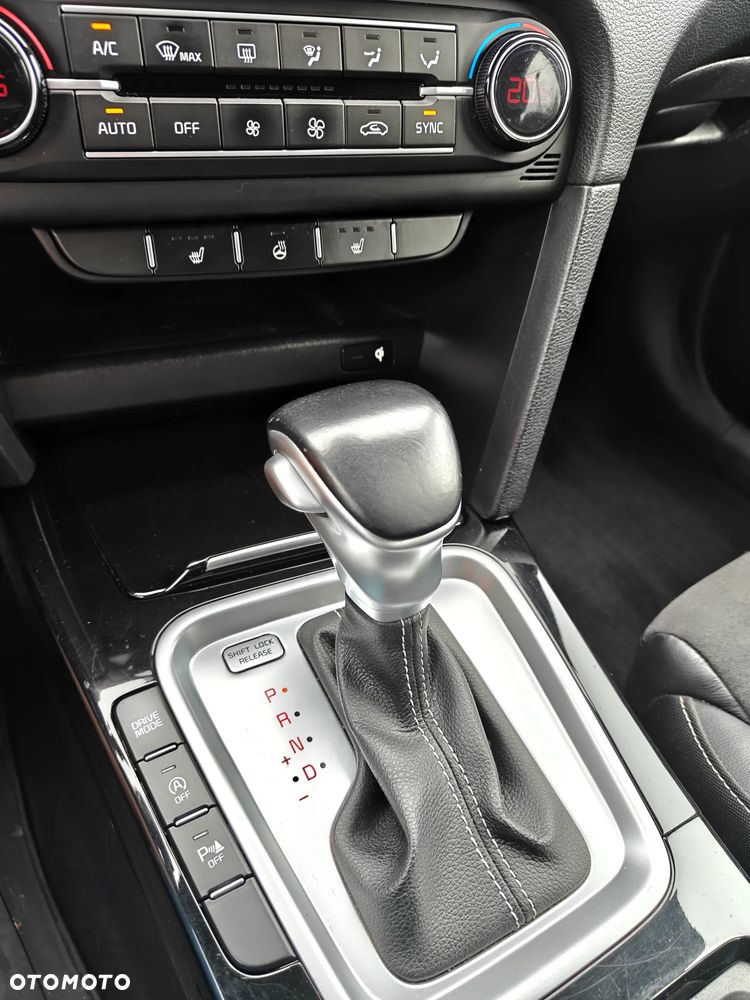 Kia Ceed 1.6 CRDi mHEV GT-Line DCT - 14