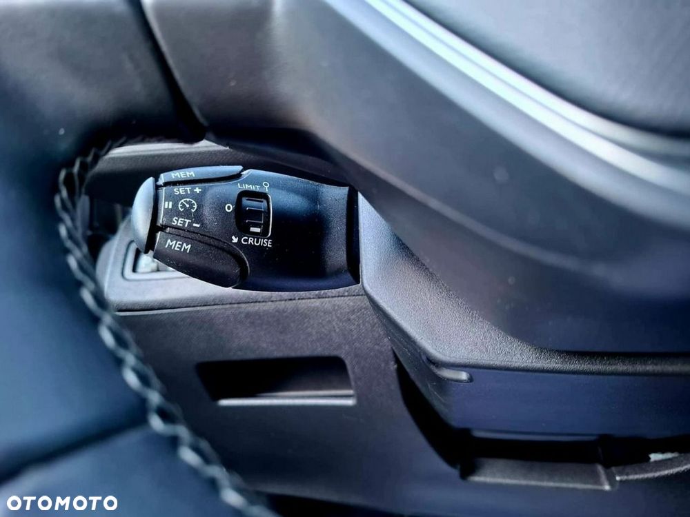 Peugeot 5008 BlueHDi 130 EAT8 Allure - 29