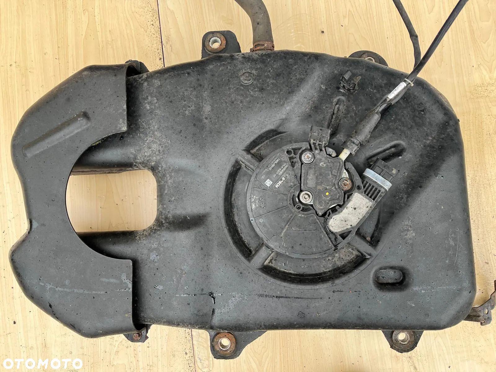 Bak zbiornik pompa AdBlue GH22-5J228 Land Rover Discovery 4 IV - 1