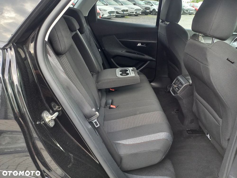 Peugeot 3008 BlueHDi 130 Stop & Start EAT8 Active Business-Paket - 18