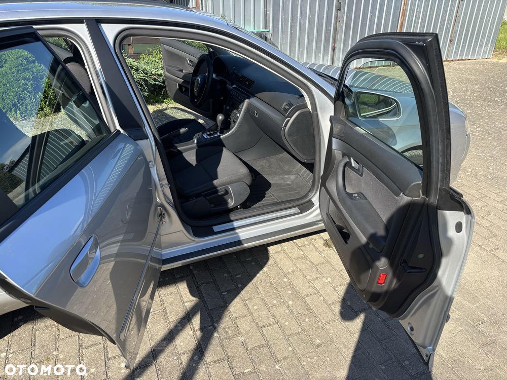 Audi A4 Limousine - 5