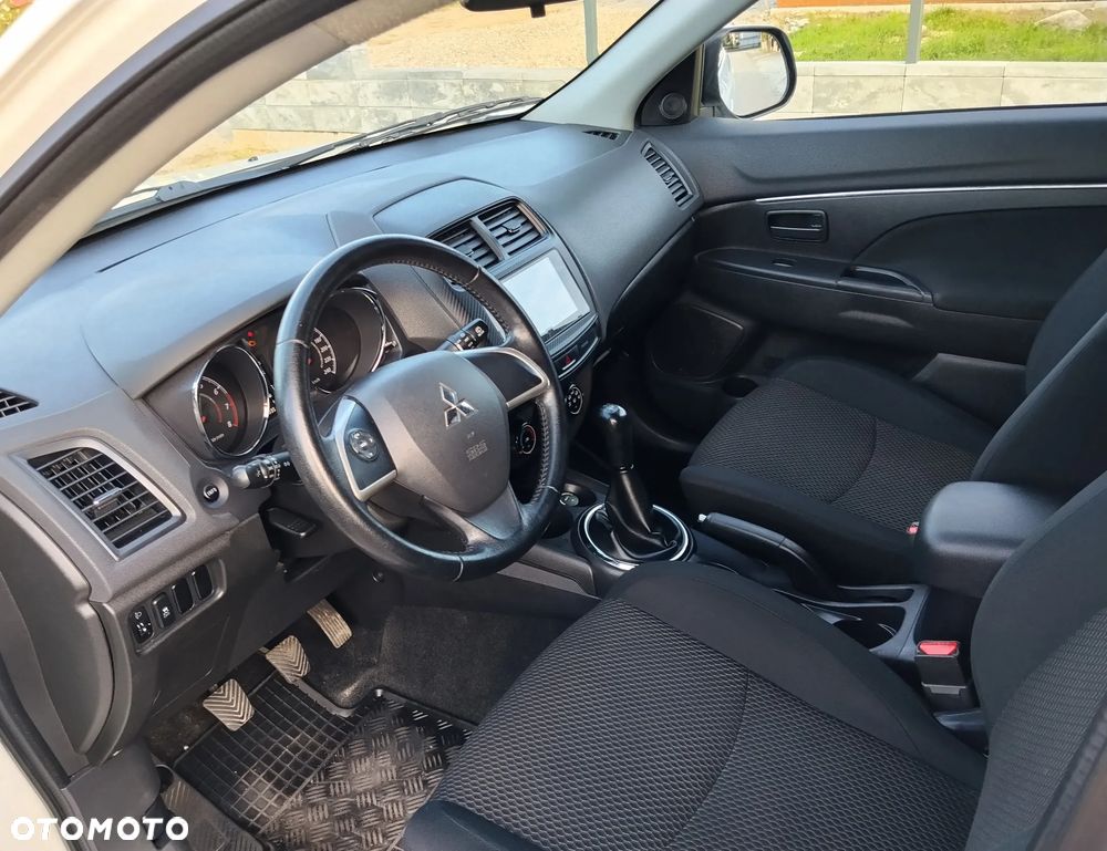 Mitsubishi ASX - 10