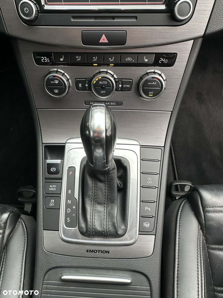 Volkswagen Passat 2.0 TDI 4Motion DSG BlueMotion Tech R-Line - 22