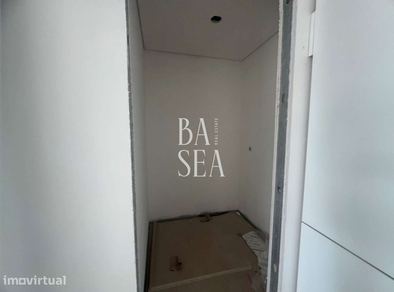 Apartamento T1 novo com 160m2 de Area bruta - Grande imagem: 3/17