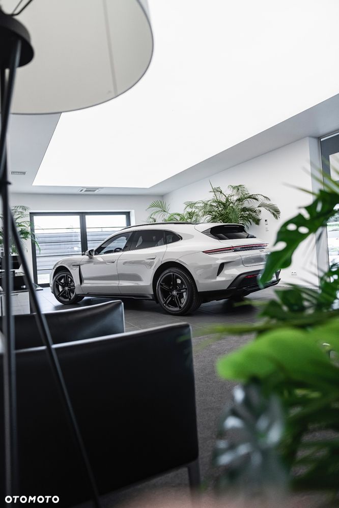 Porsche Taycan - 15