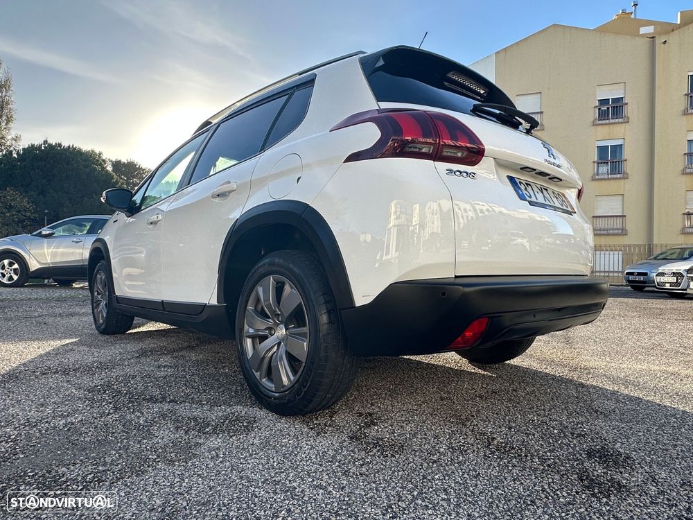 Peugeot 2008 1.2 PureTech Signature - 8