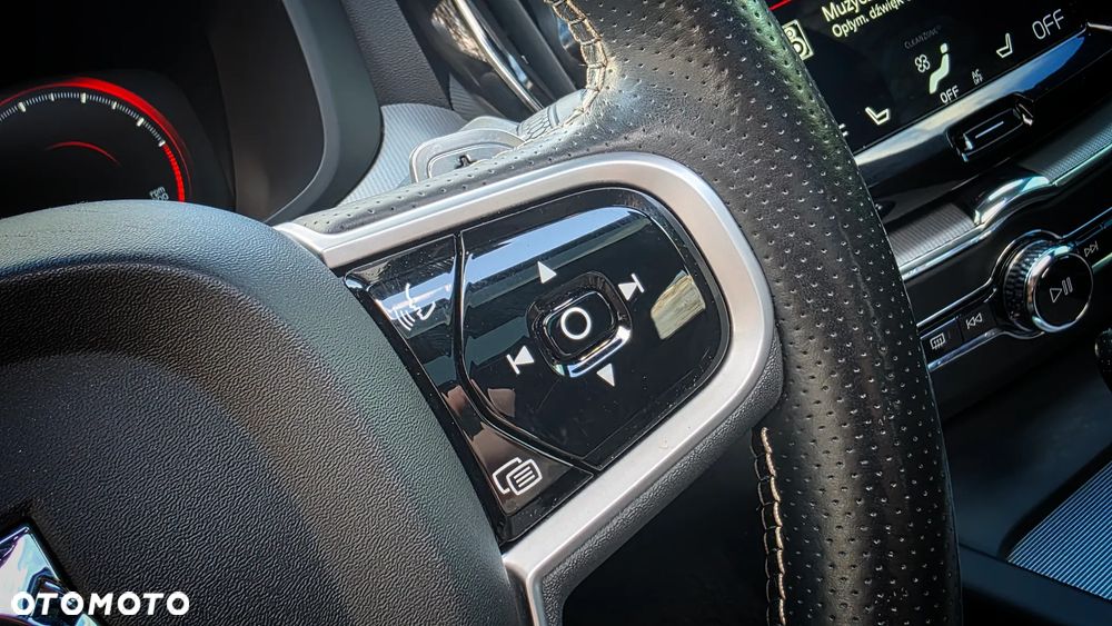 Volvo XC 60 T5 AWD Geartronic RDesign - 34