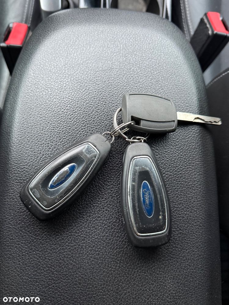 Ford Kuga 2.0 TDCi 4WD Titanium - 34