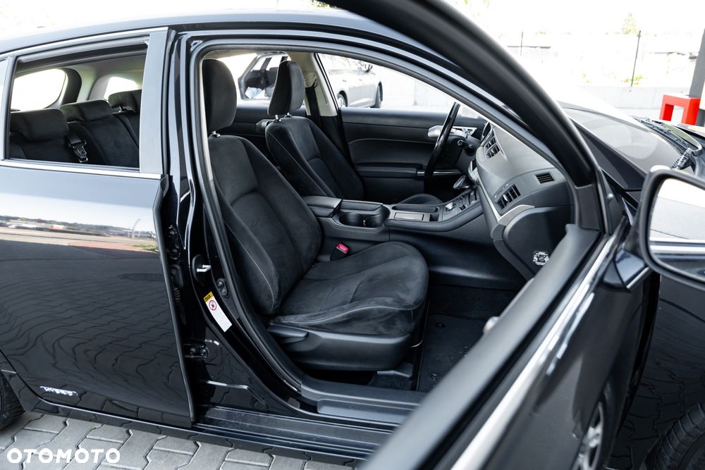 Lexus CT 200h - 22