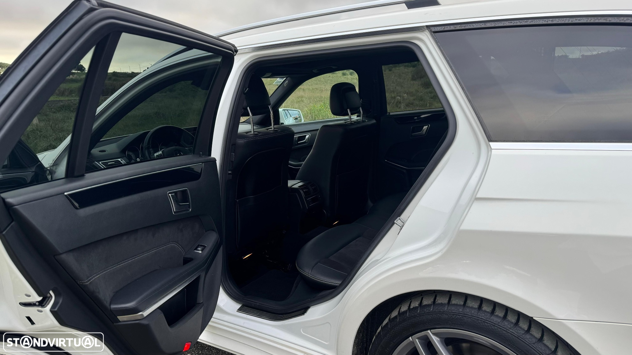 Mercedes-Benz E 300 Bluetec Hybrid Avantgarde - 28