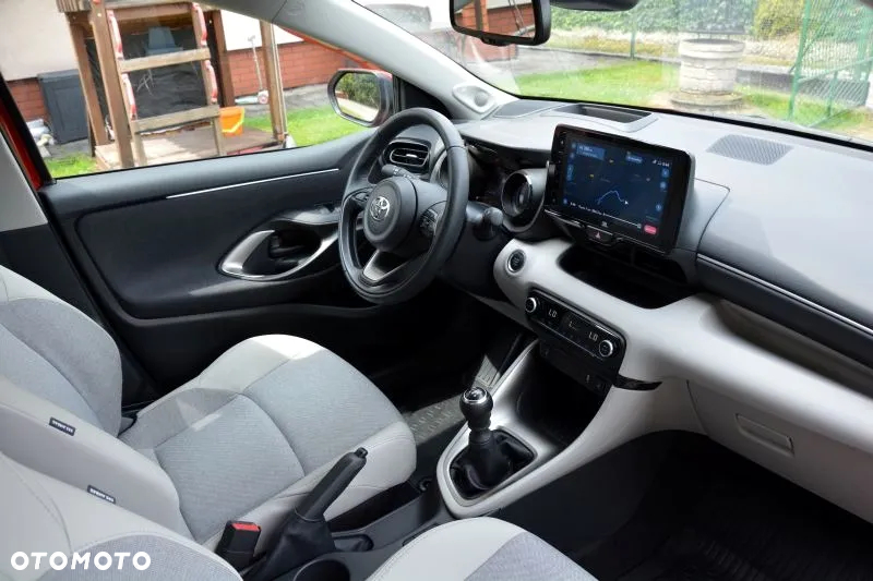Toyota Yaris - 25