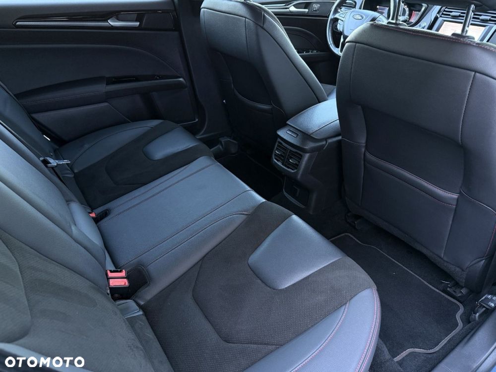 Ford Mondeo - 35