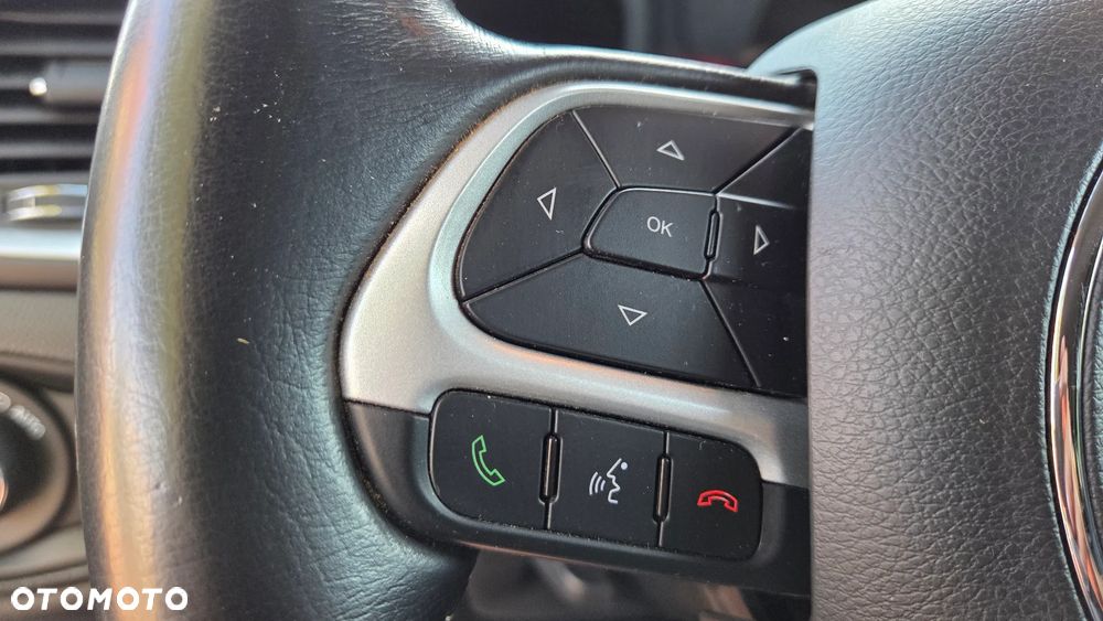 Jeep Renegade 1.4 MultiAir Limited - 28
