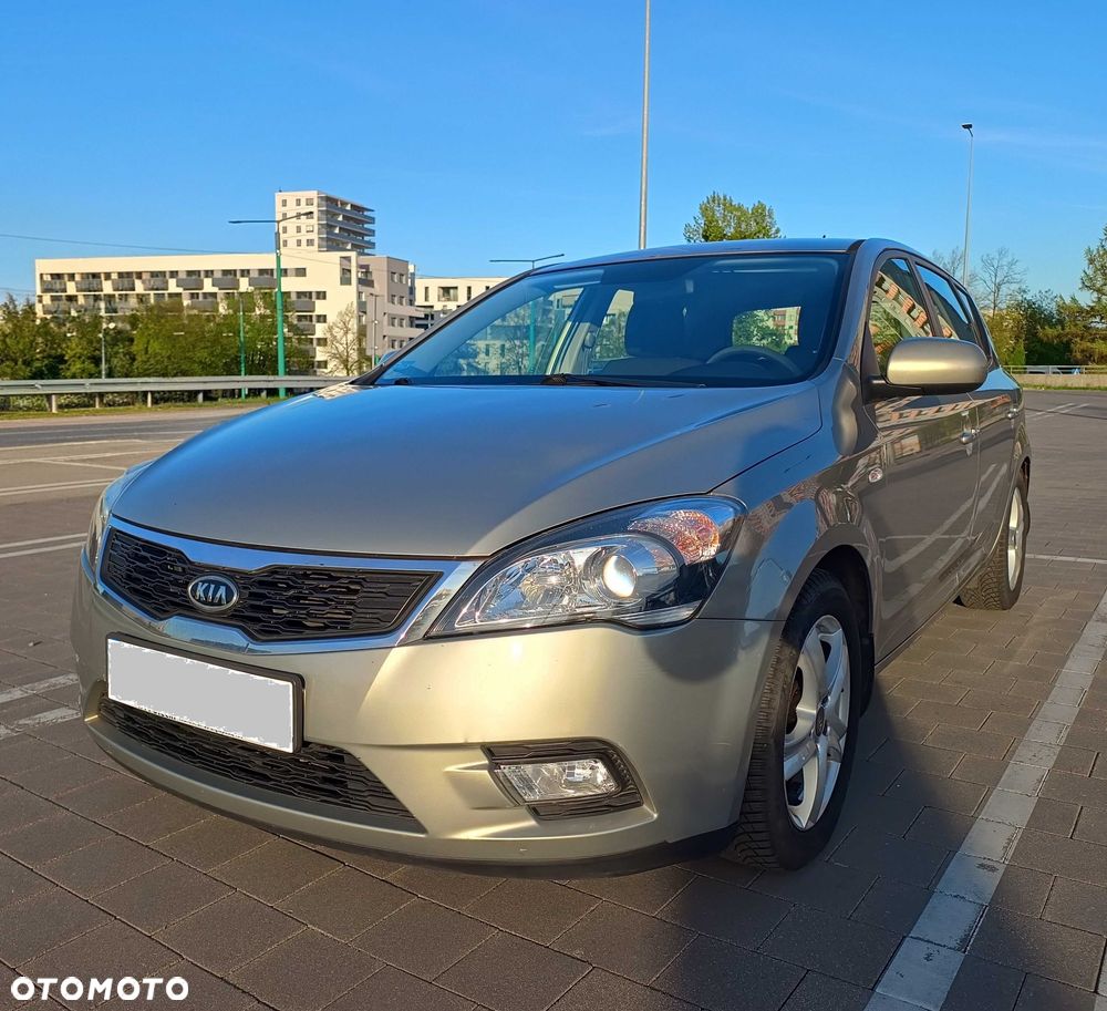 Kia Ceed - 1