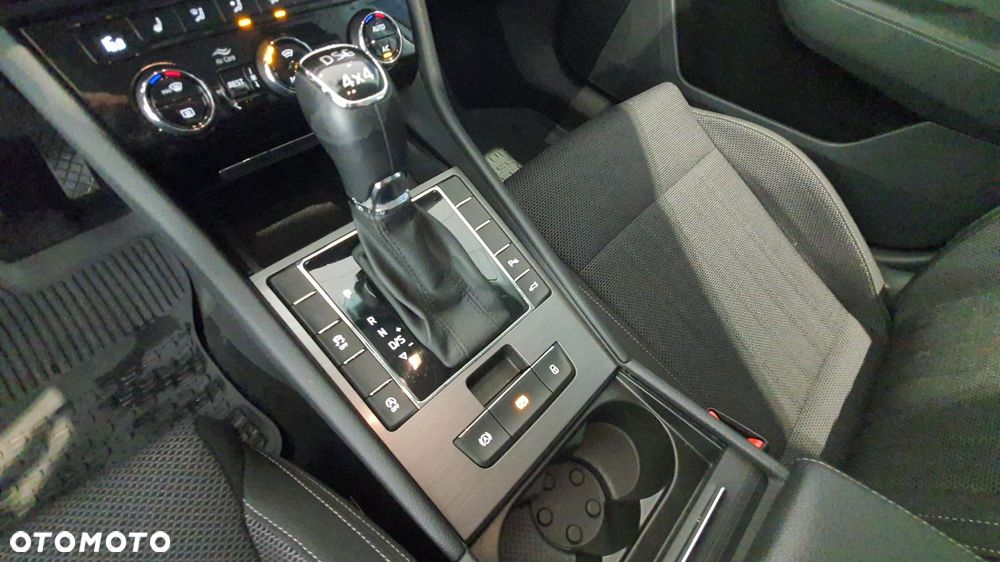 Skoda Superb 2.0 TDI SCR 4x4 Style DSG - 15