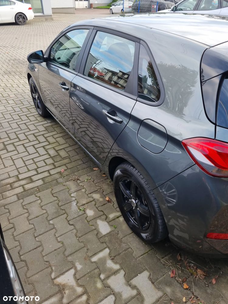 Hyundai i30 1.5 DPI Classic + - 5