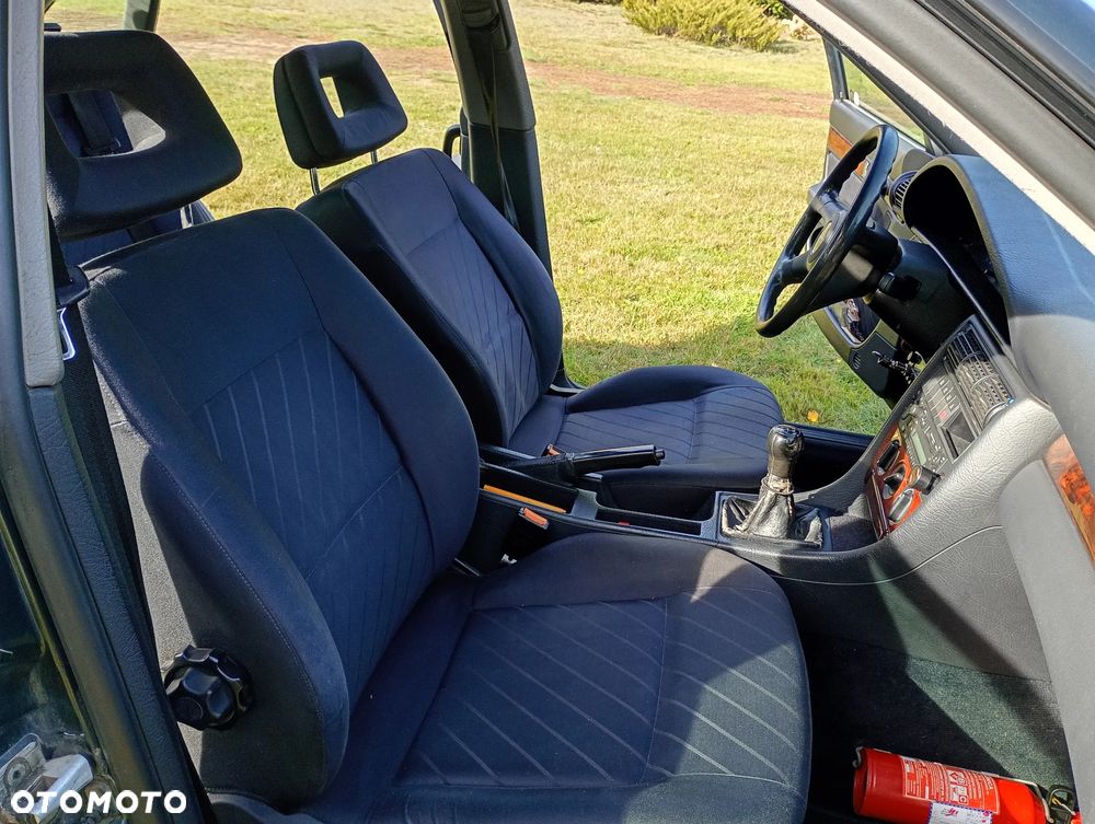 Audi 100 2.4 D - 4