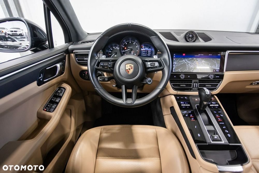 Porsche Macan T - 32