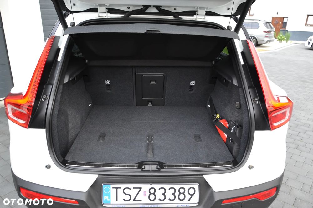 Volvo XC 40 D3 AWD R-Design - 31
