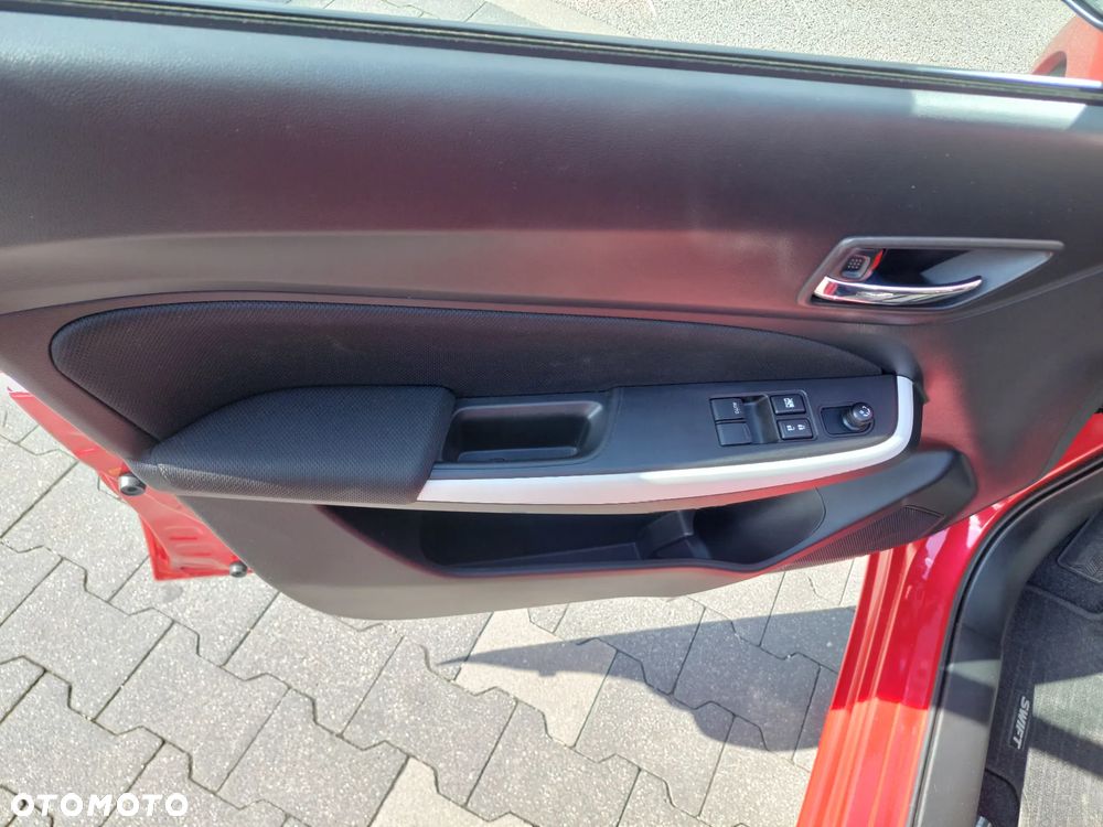 Suzuki Swift 1.2 Dualjet SHVS Premium Plus CVT - 16