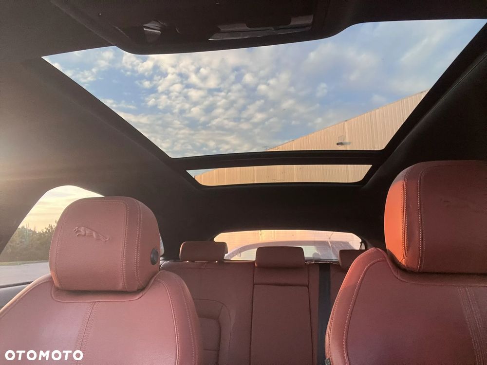 Jaguar F-Pace 3.0 D300 mHEV AWD R-Dynamic Black - 1