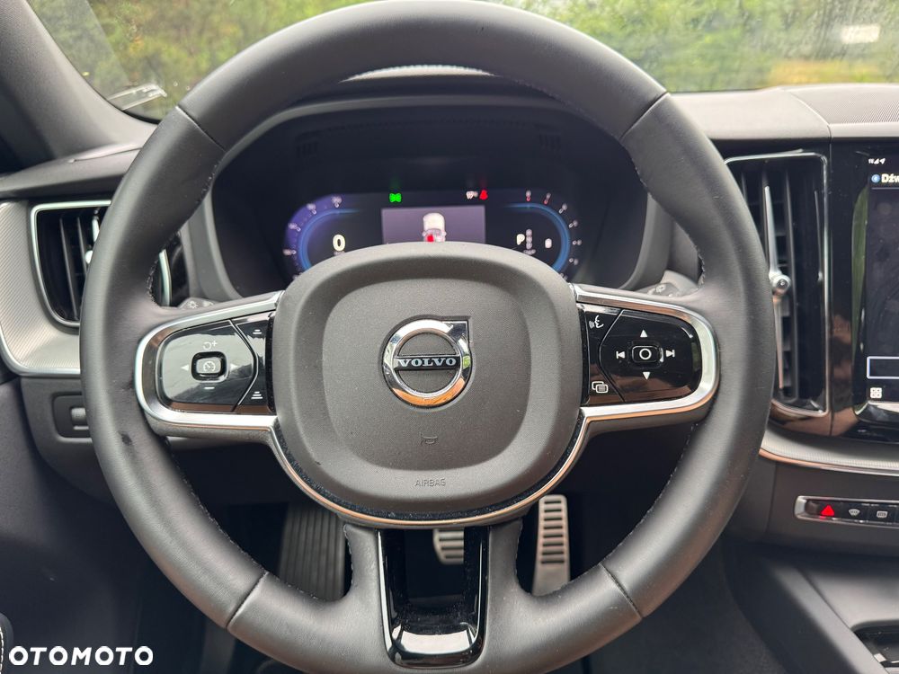 Volvo XC 60 B4 B R-Design - 19
