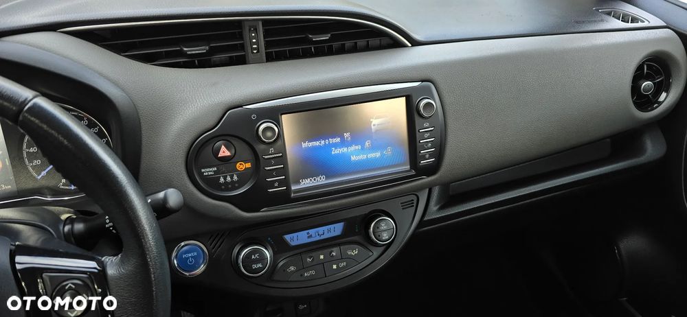 Toyota Yaris Hybrid 100 Premium EU6 - 39