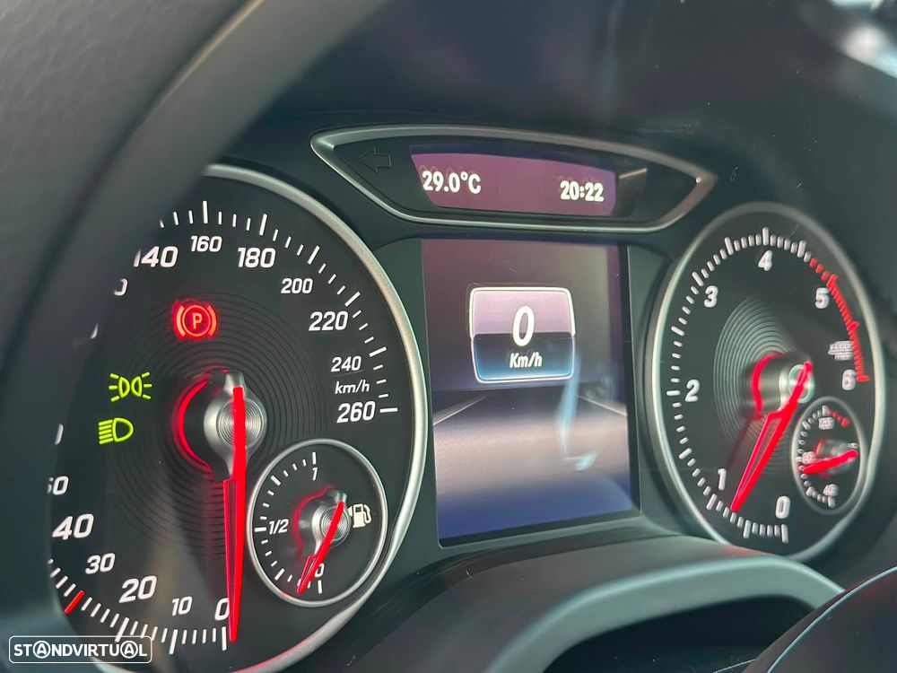 Mercedes-Benz A 180 d BlueEFFICIENCY Edition - 17