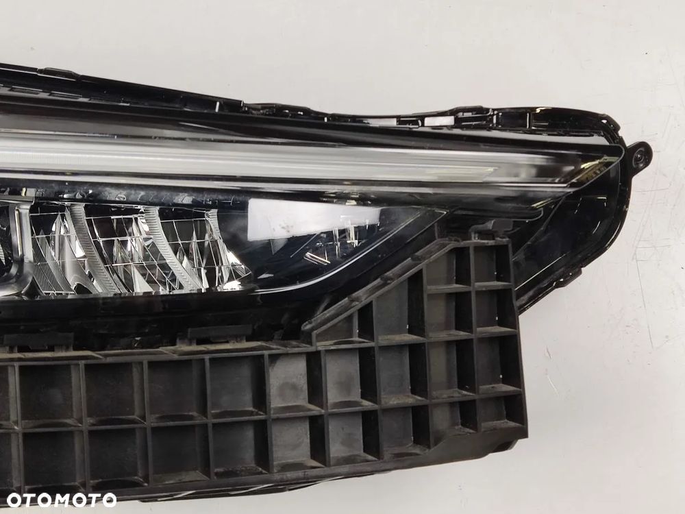 HONDA HR-V od 2021r Lampa Przód Prawa i Lewa Full Led - 17