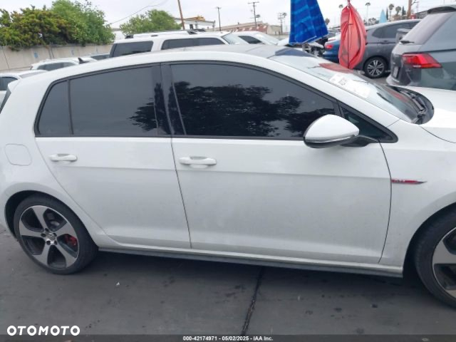 Volkswagen Golf GTI (BlueMotion Technology) DSG - 11