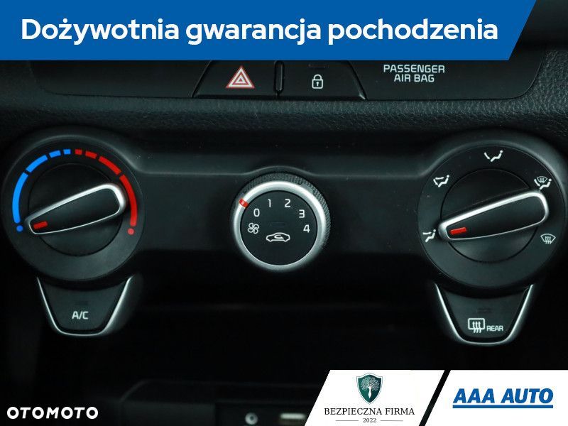 Kia Rio - 12