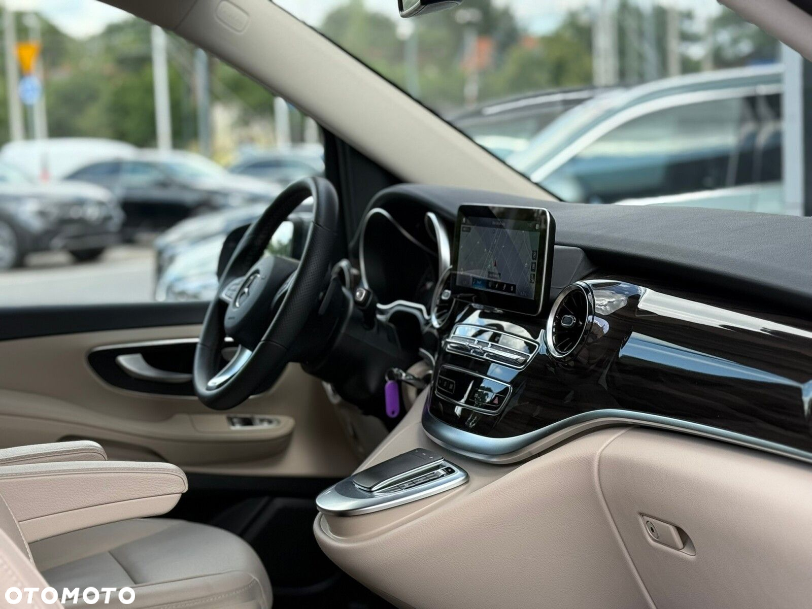 Mercedes-Benz Klasa V 300 d Avantgarde 9G-Tronic (ekstra d³) - 23