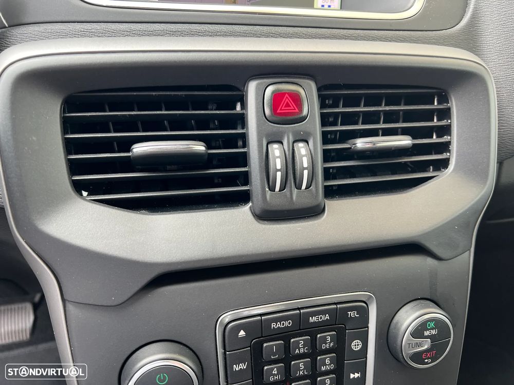 Volvo V40 Cross Country 1.5 T3 Plus Geartronic - 37