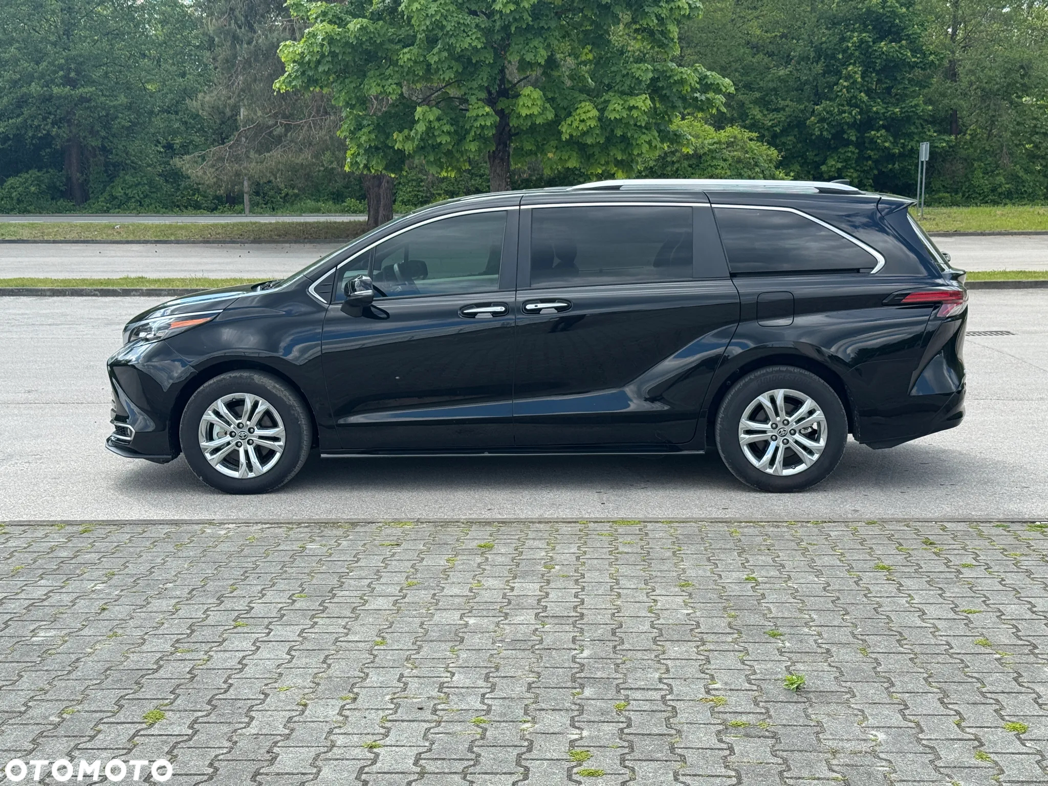 Toyota Sienna - 12