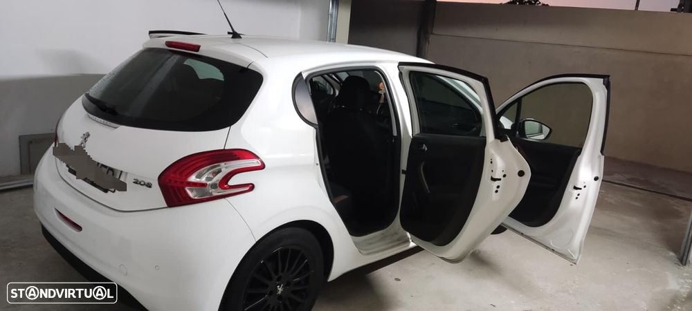 Peugeot 208 PureTech 82 Allure - 8